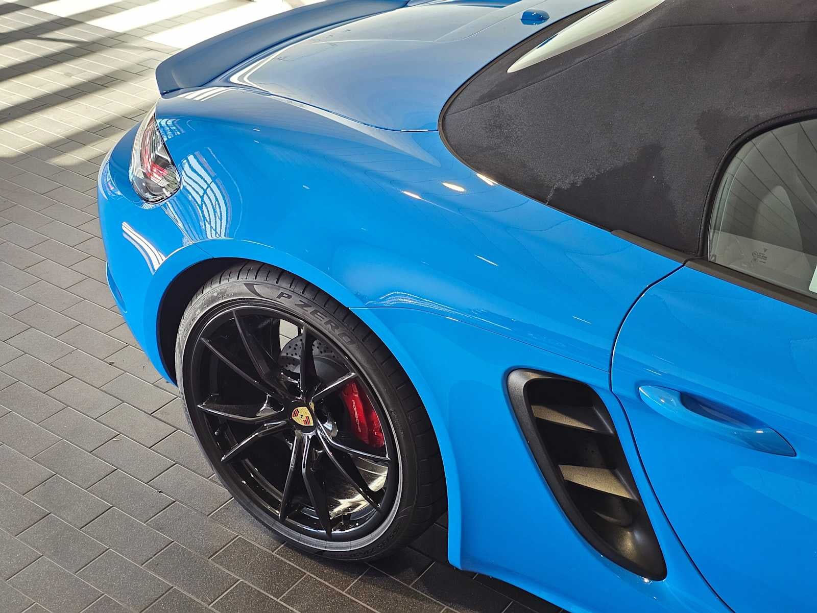 2025 Porsche 718 Boxster S