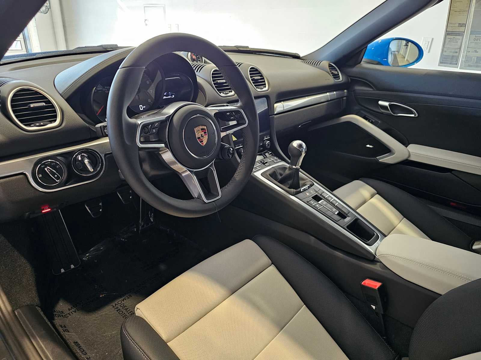 2025 Porsche 718 Boxster S