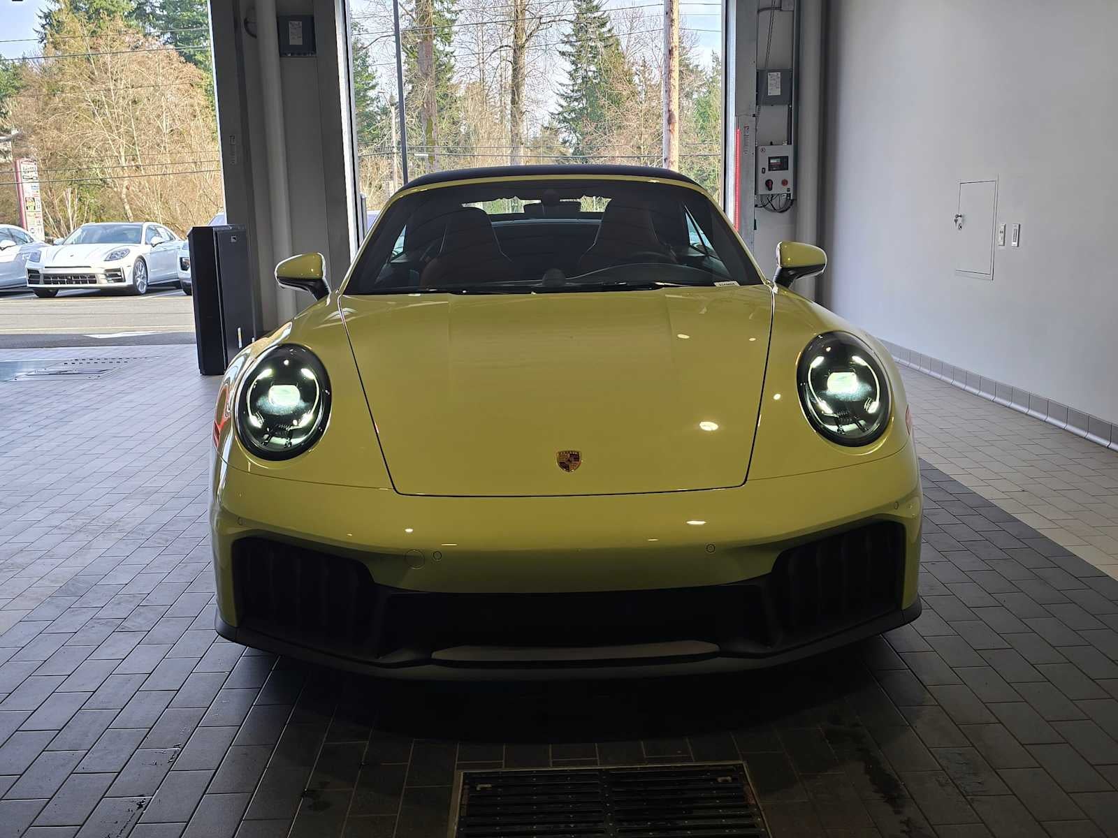 2026 Porsche 911 Carrera 4 GTS