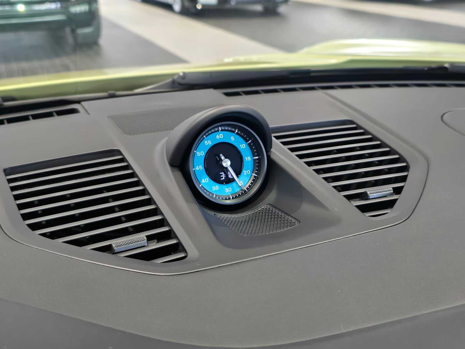 2026 Porsche 911 Carrera 4 GTS