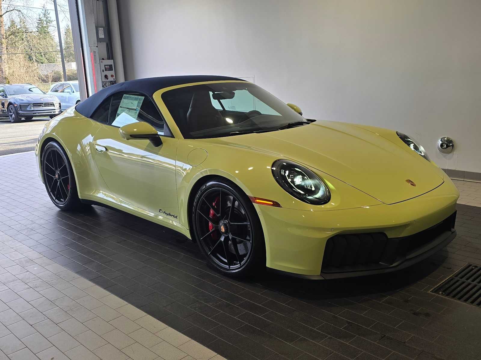 2026 Porsche 911 Carrera 4 GTS