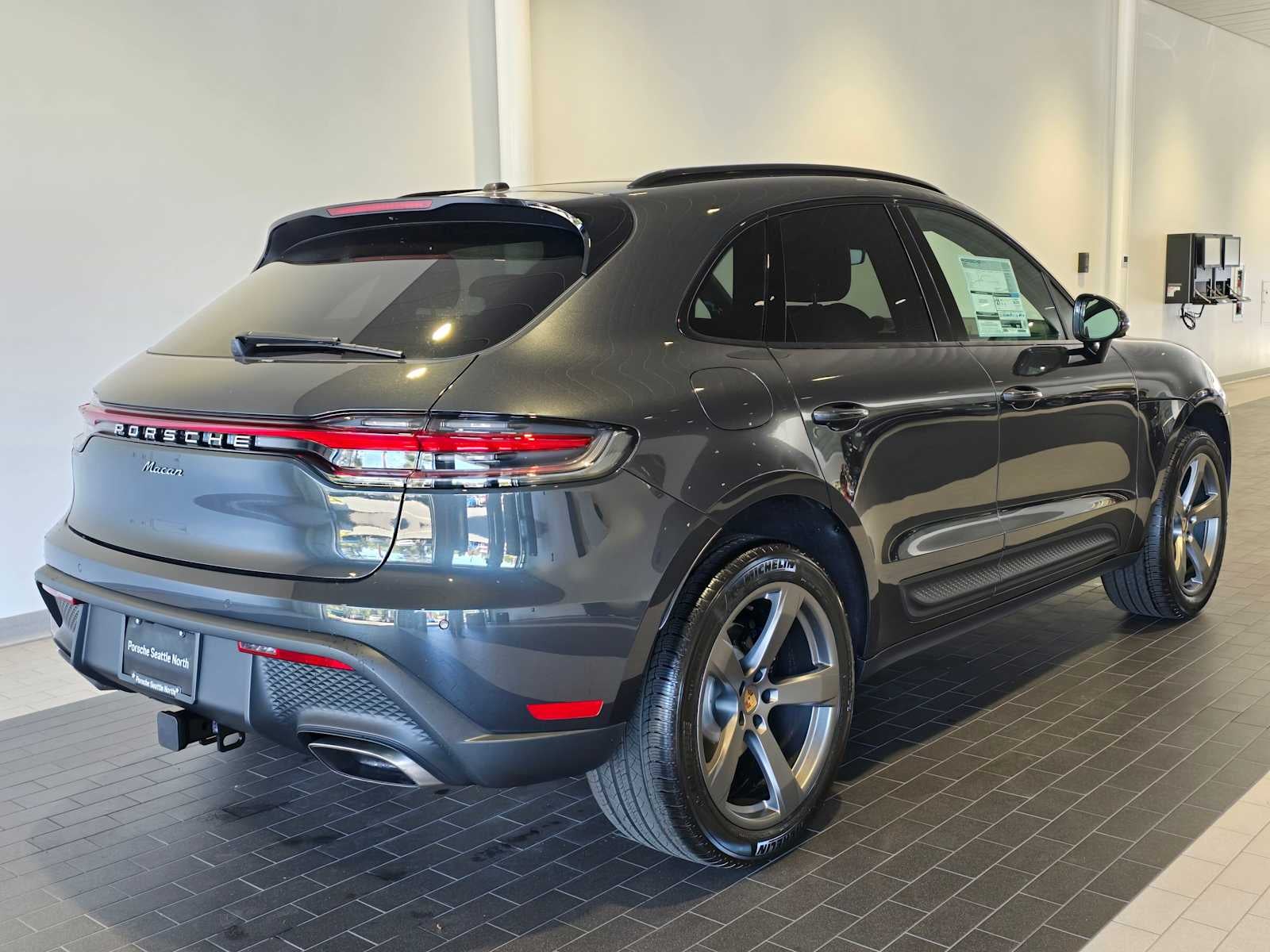 2026 Porsche Macan Base