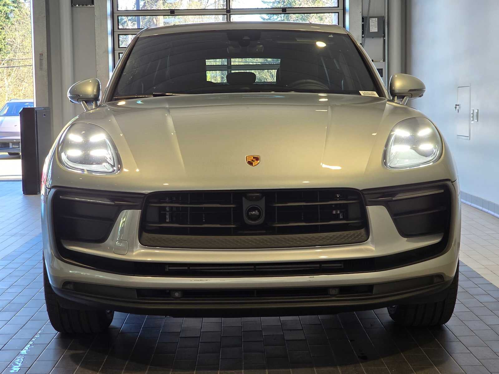 2026 Porsche Macan Base