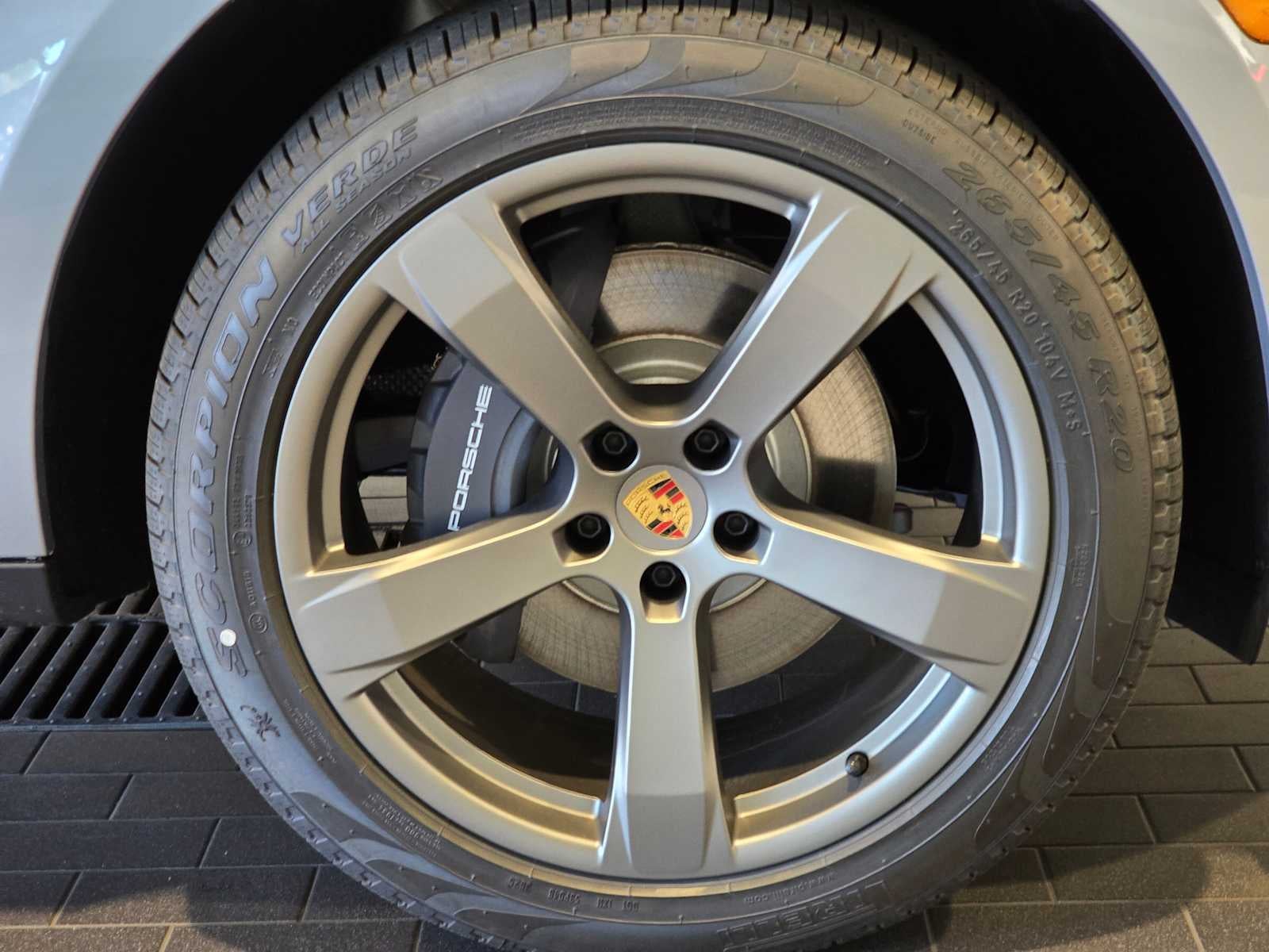 2026 Porsche Macan Base