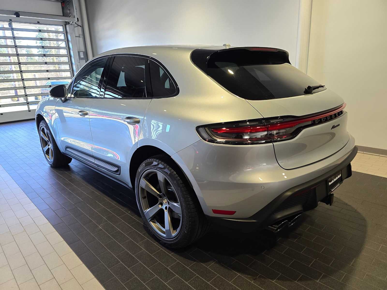 2026 Porsche Macan Base