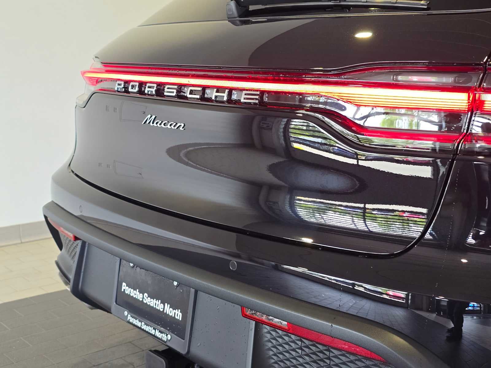 2026 Porsche Macan Base
