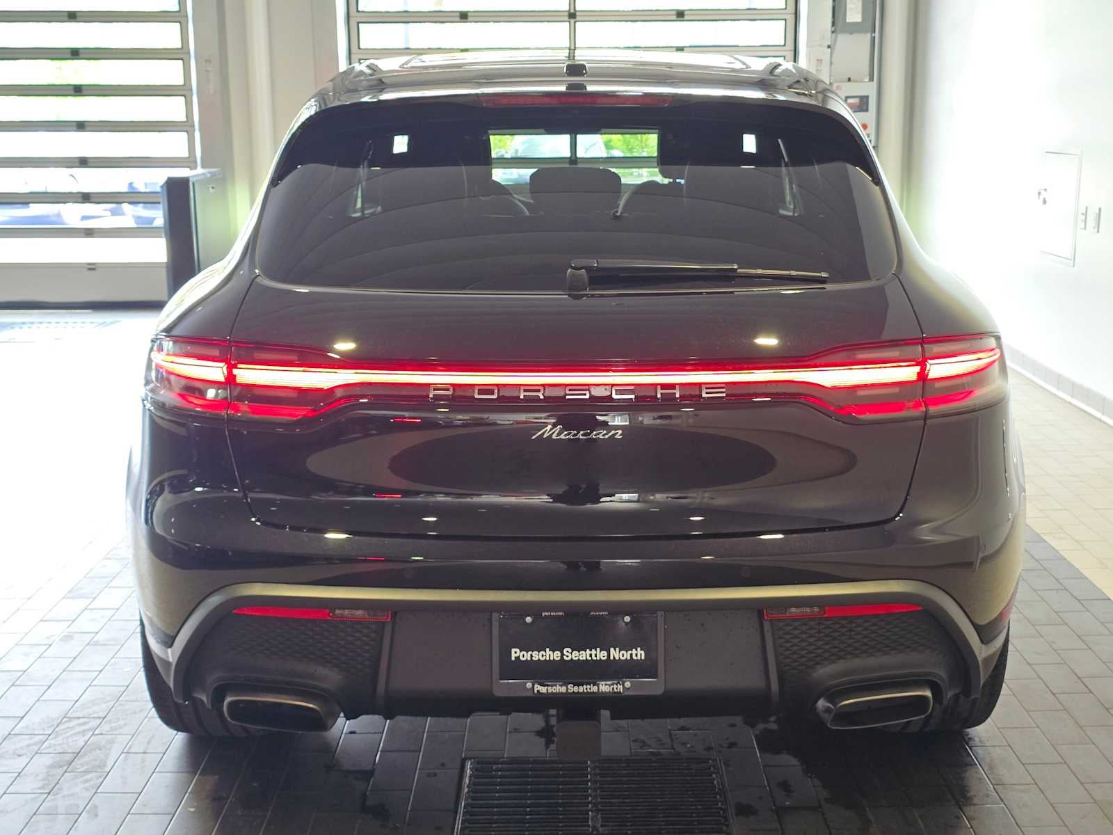 2026 Porsche Macan Base