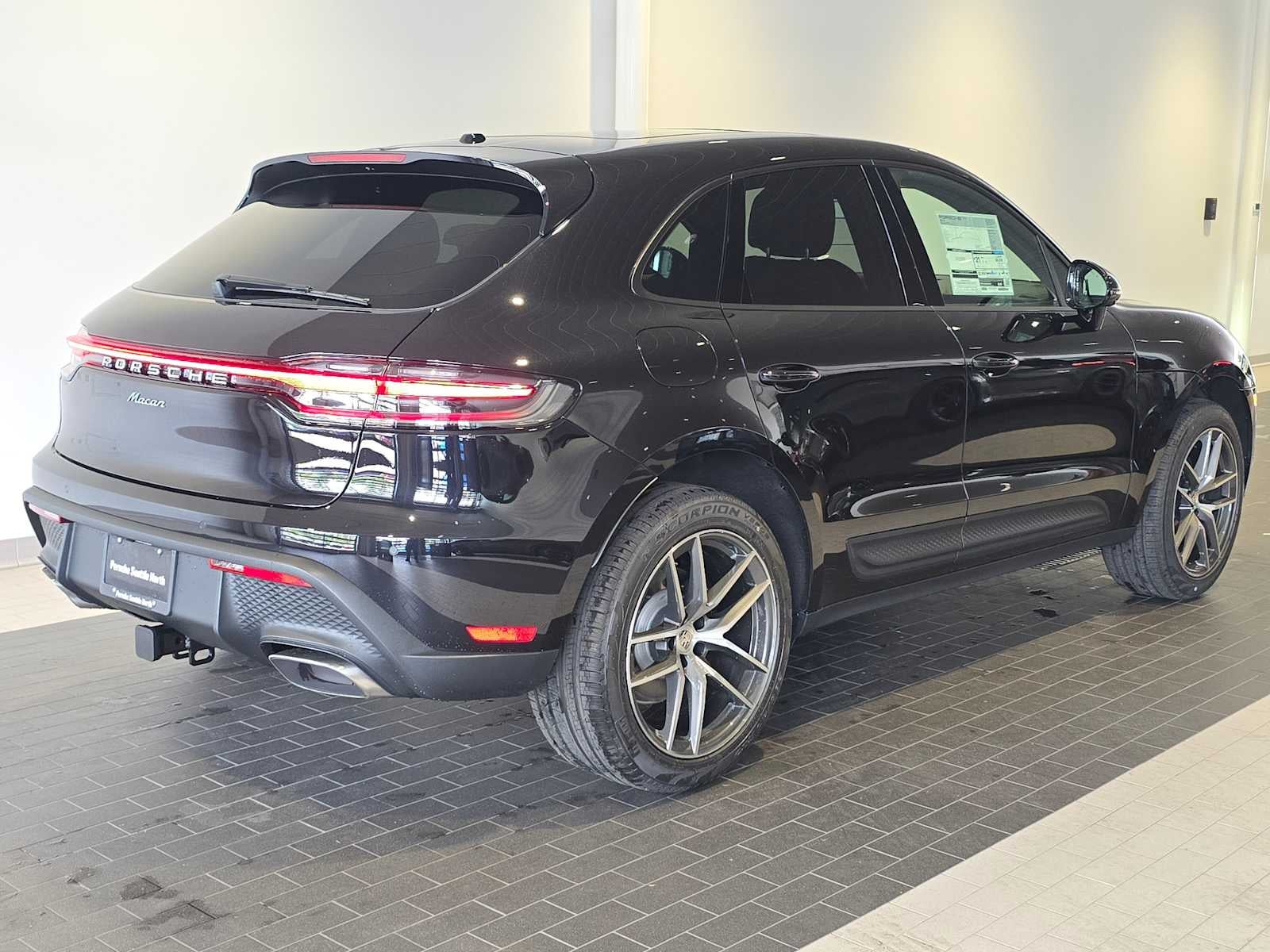2026 Porsche Macan Base