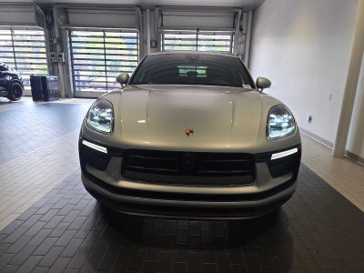 2026 Porsche Macan Macan