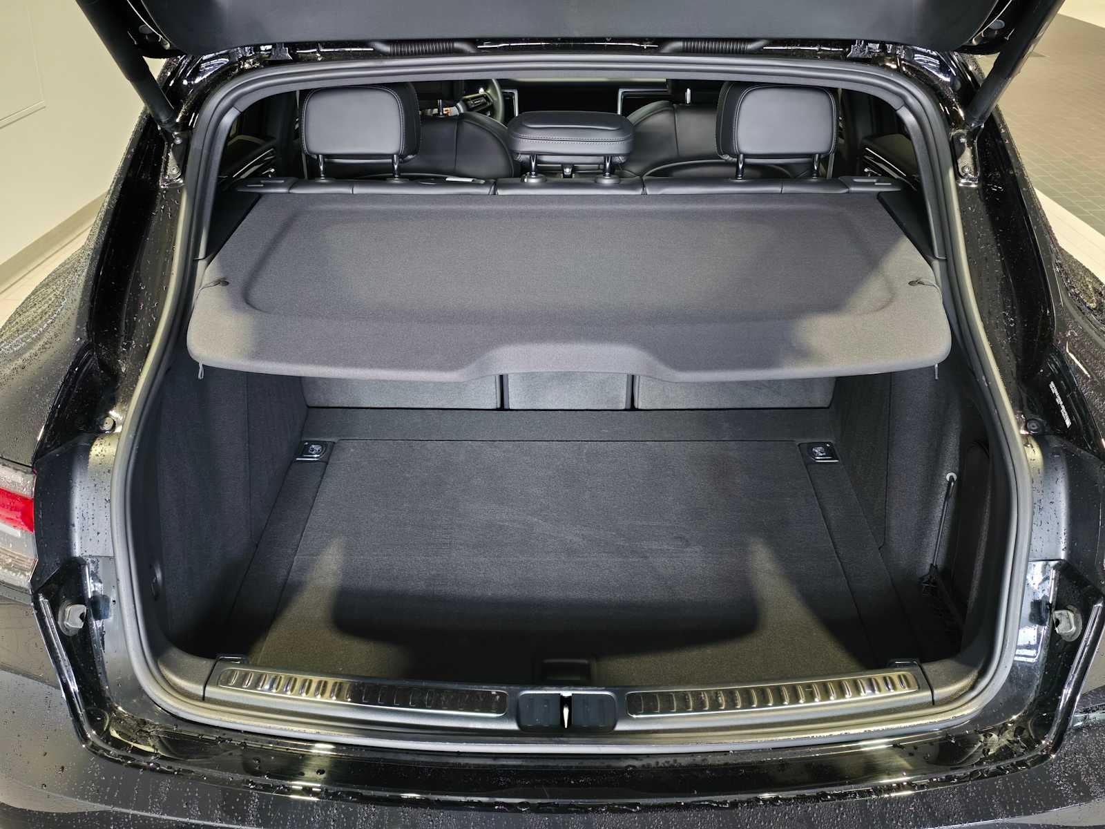 2025 Porsche Macan T