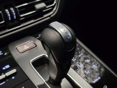 2025 Porsche Macan T