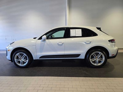 2025 Porsche Macan Base