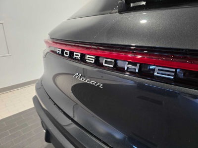 2026 Porsche Macan Base