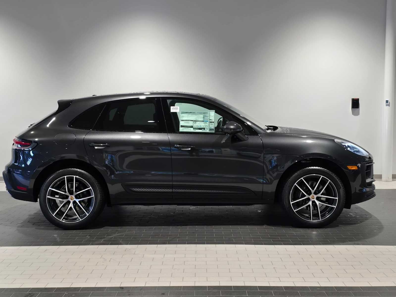 2026 Porsche Macan Base