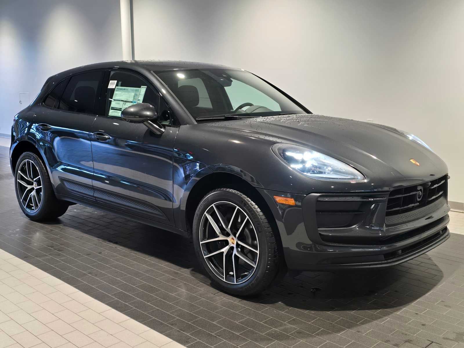 2026 Porsche Macan Base