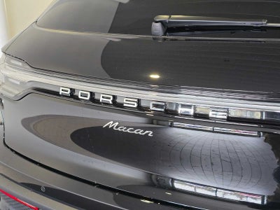 2026 Porsche Macan Base