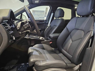 2025 Porsche Macan Macan