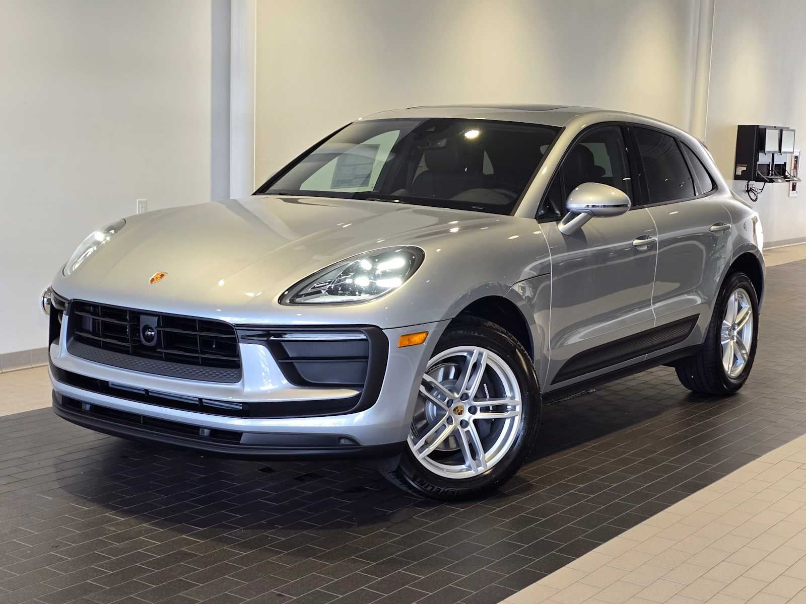 2026 Porsche Macan Base