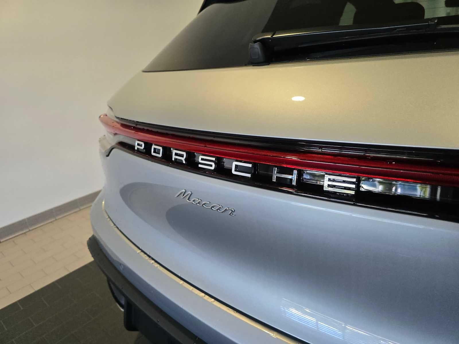 2026 Porsche Macan Base