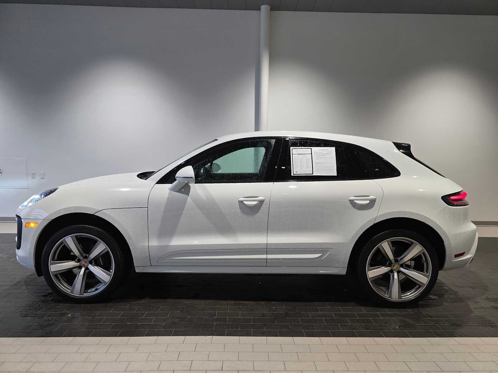 2024 Porsche Macan Base