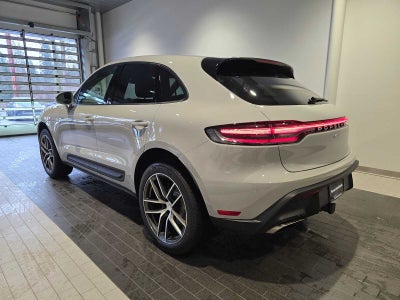 2026 Porsche Macan Base