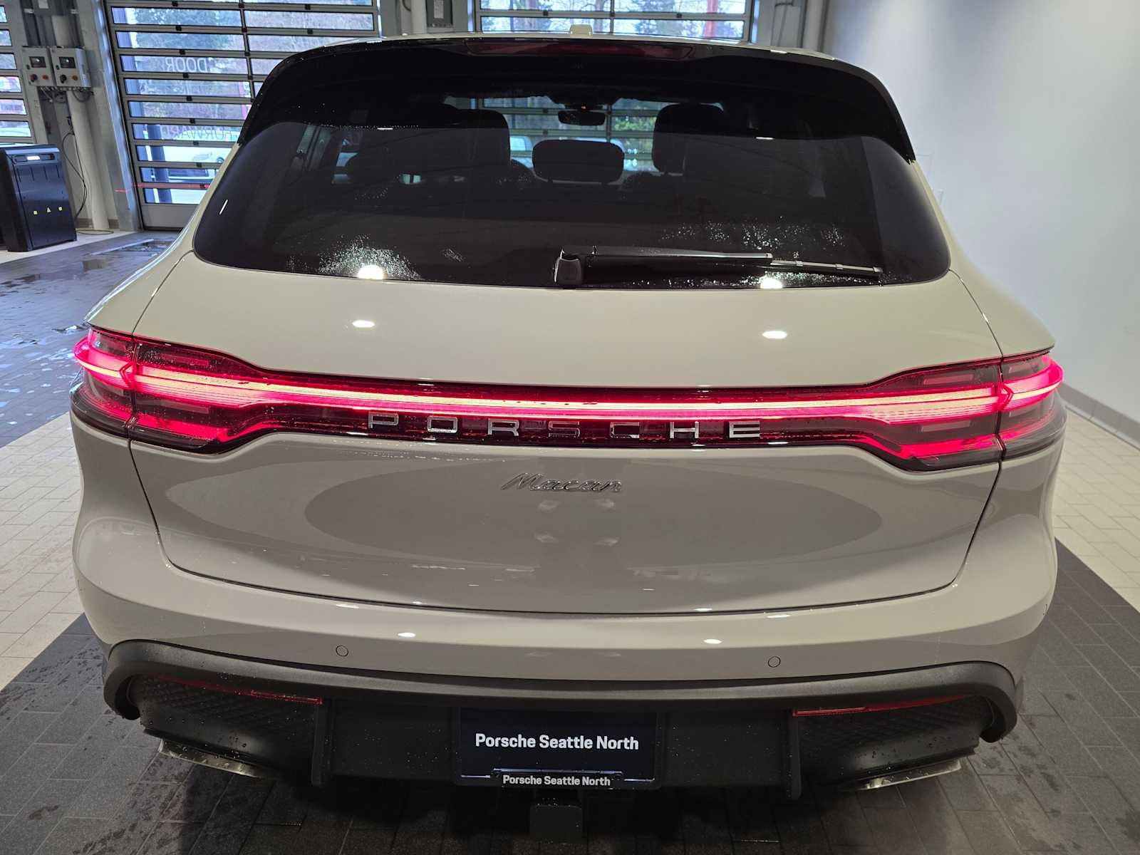 2026 Porsche Macan Base