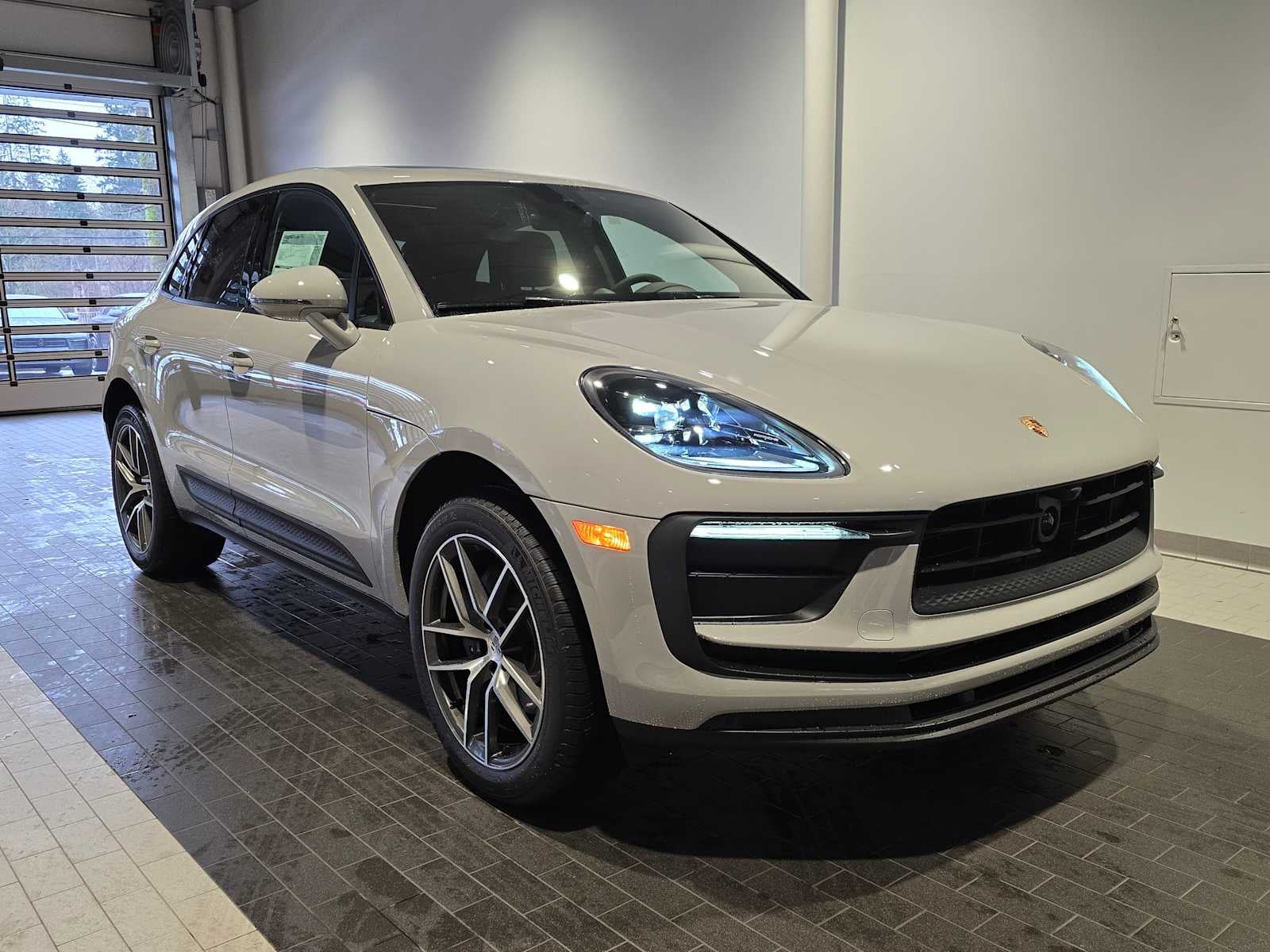 2026 Porsche Macan Base
