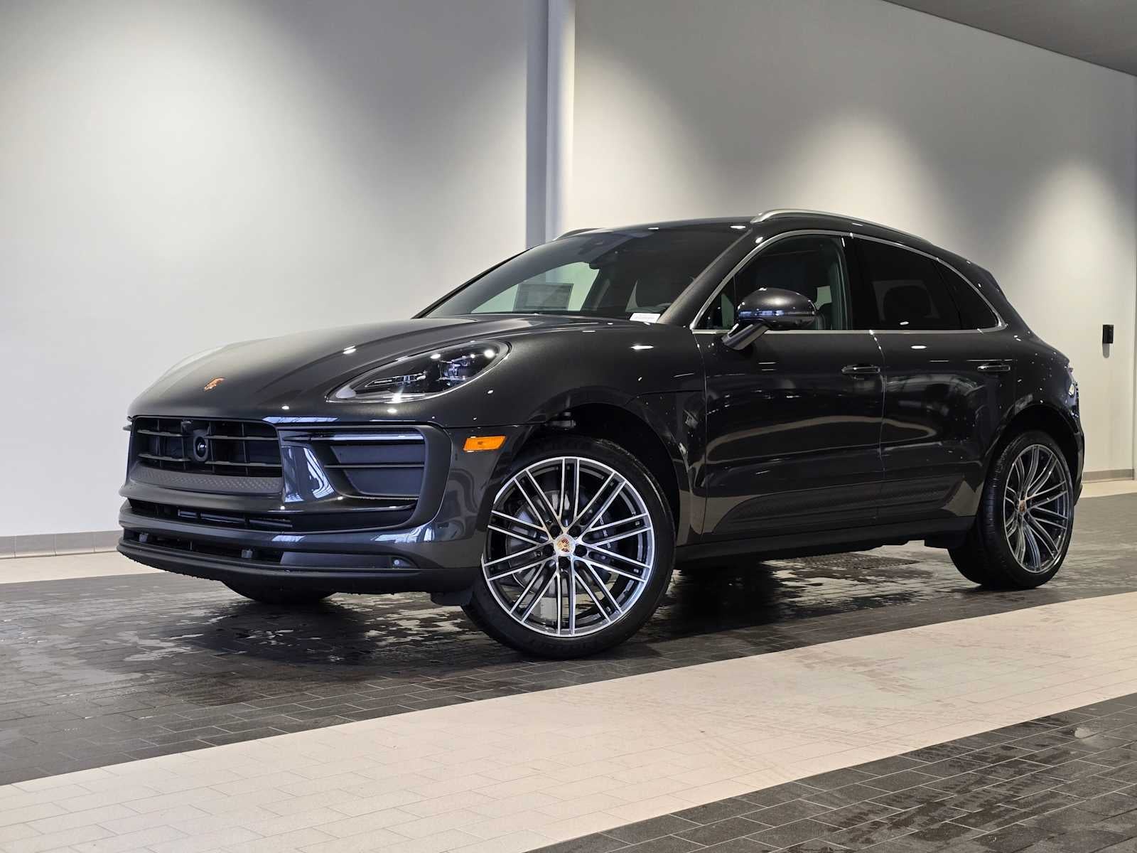 2026 Porsche Macan Base
