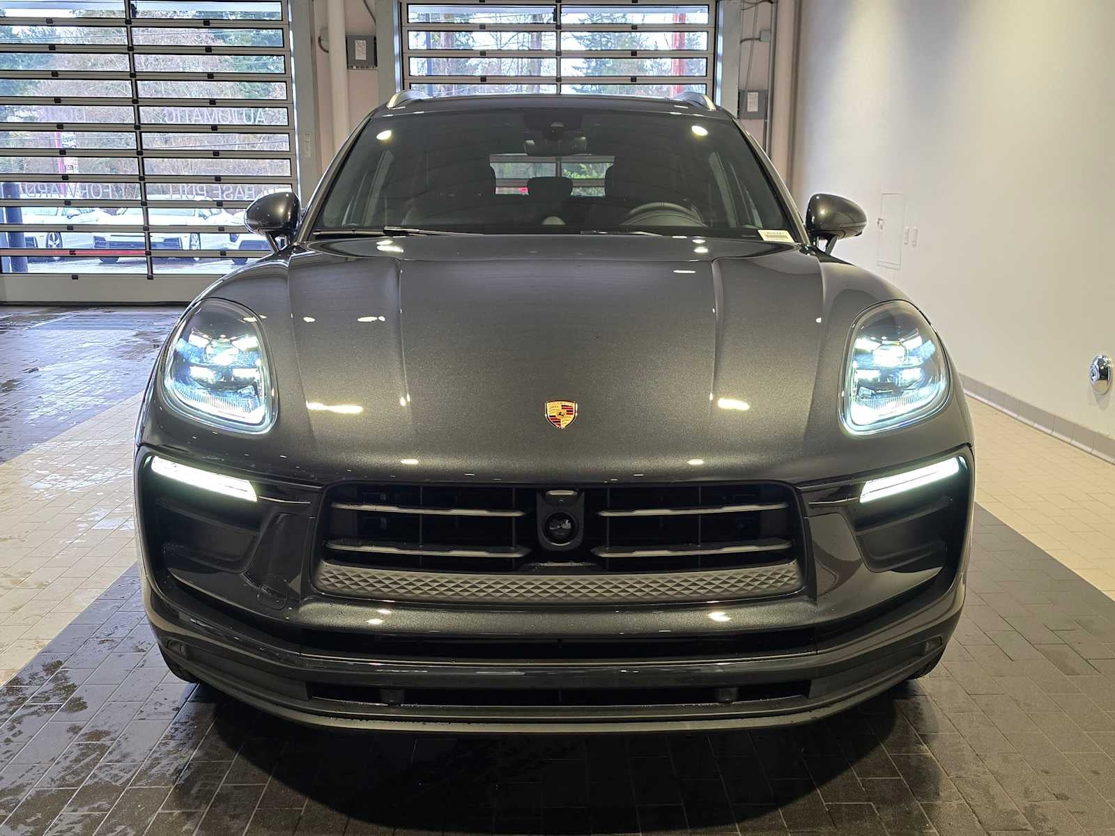 2026 Porsche Macan Base
