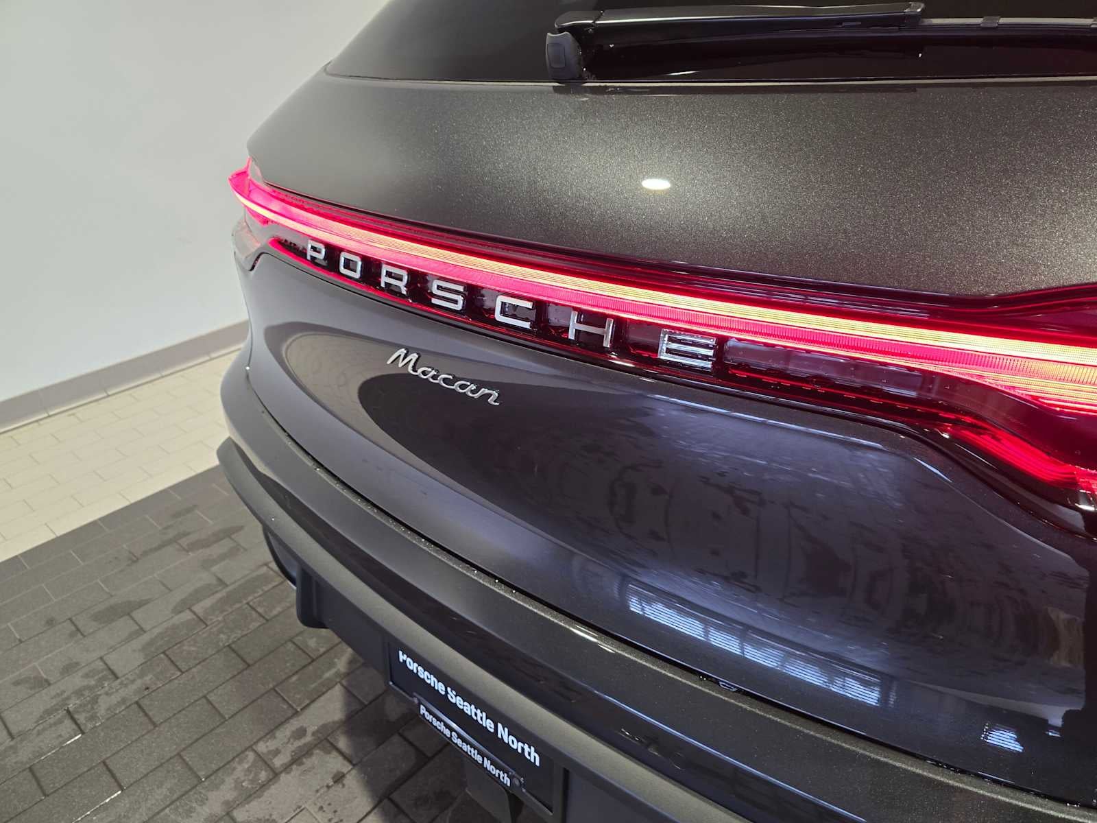 2026 Porsche Macan Base