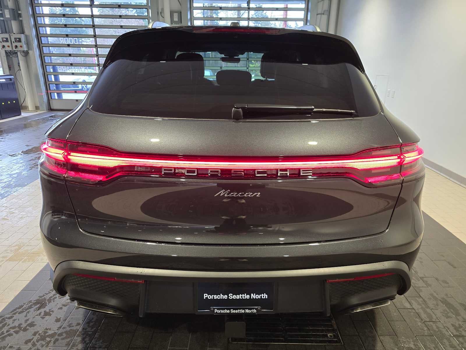 2026 Porsche Macan Base