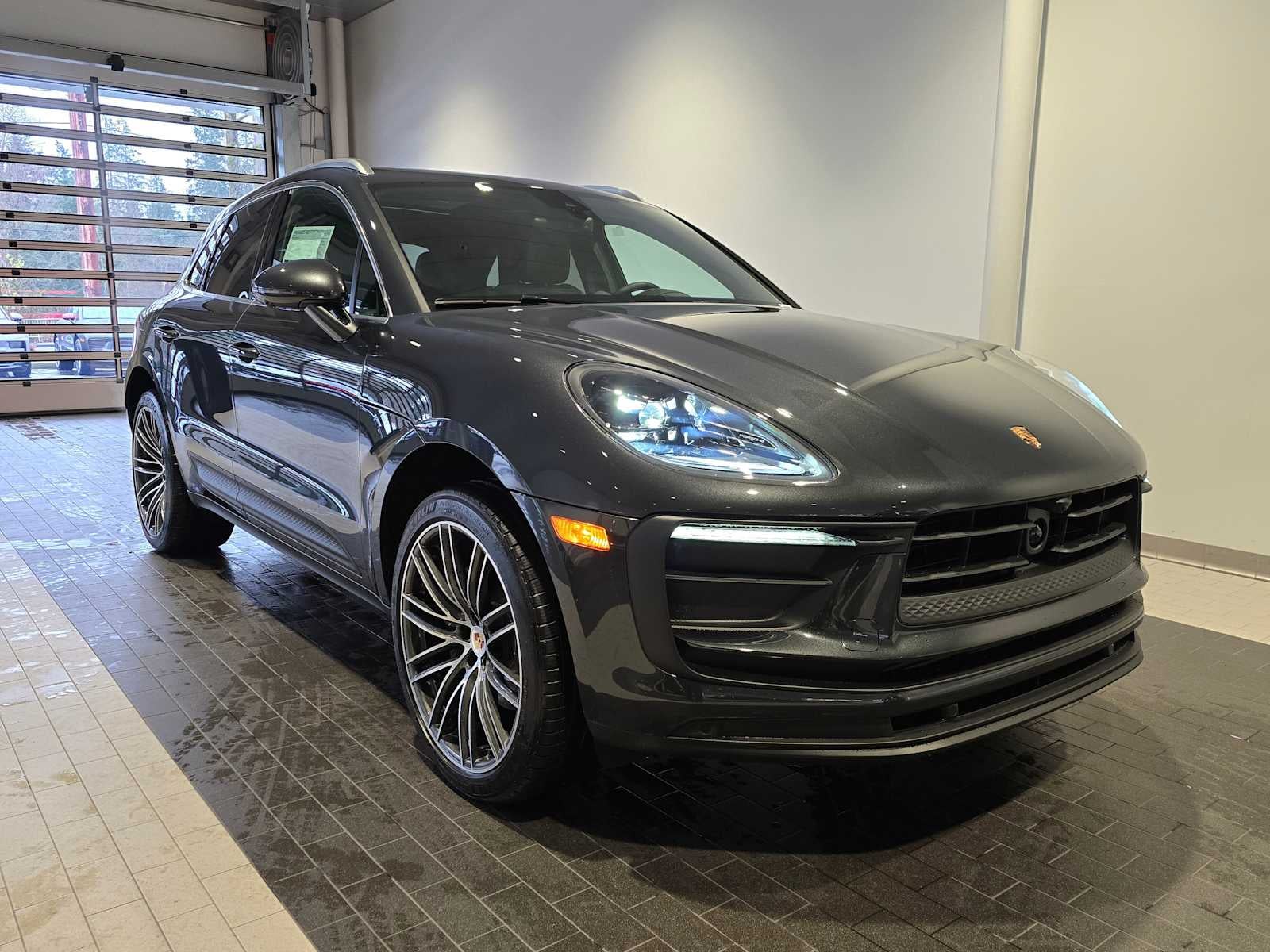 2026 Porsche Macan Base
