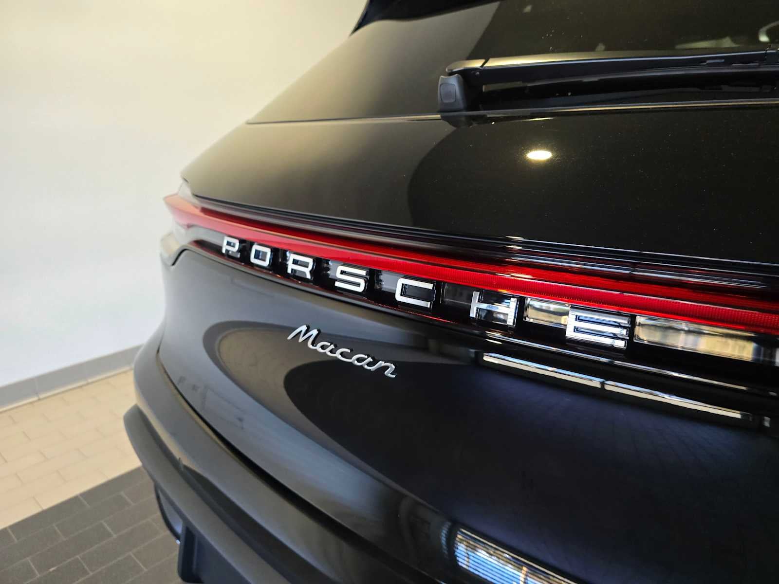 2026 Porsche Macan Base