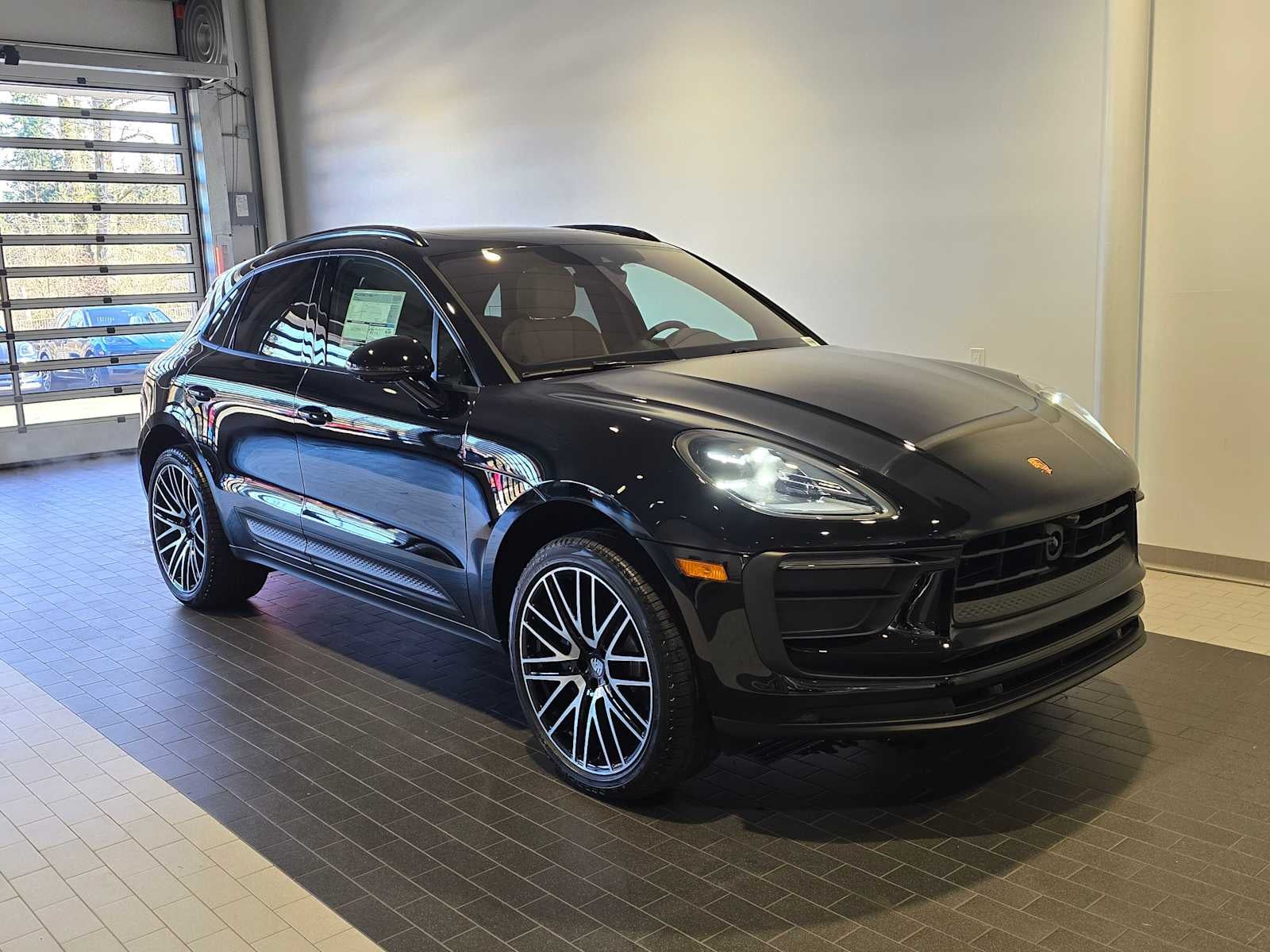 2026 Porsche Macan Base