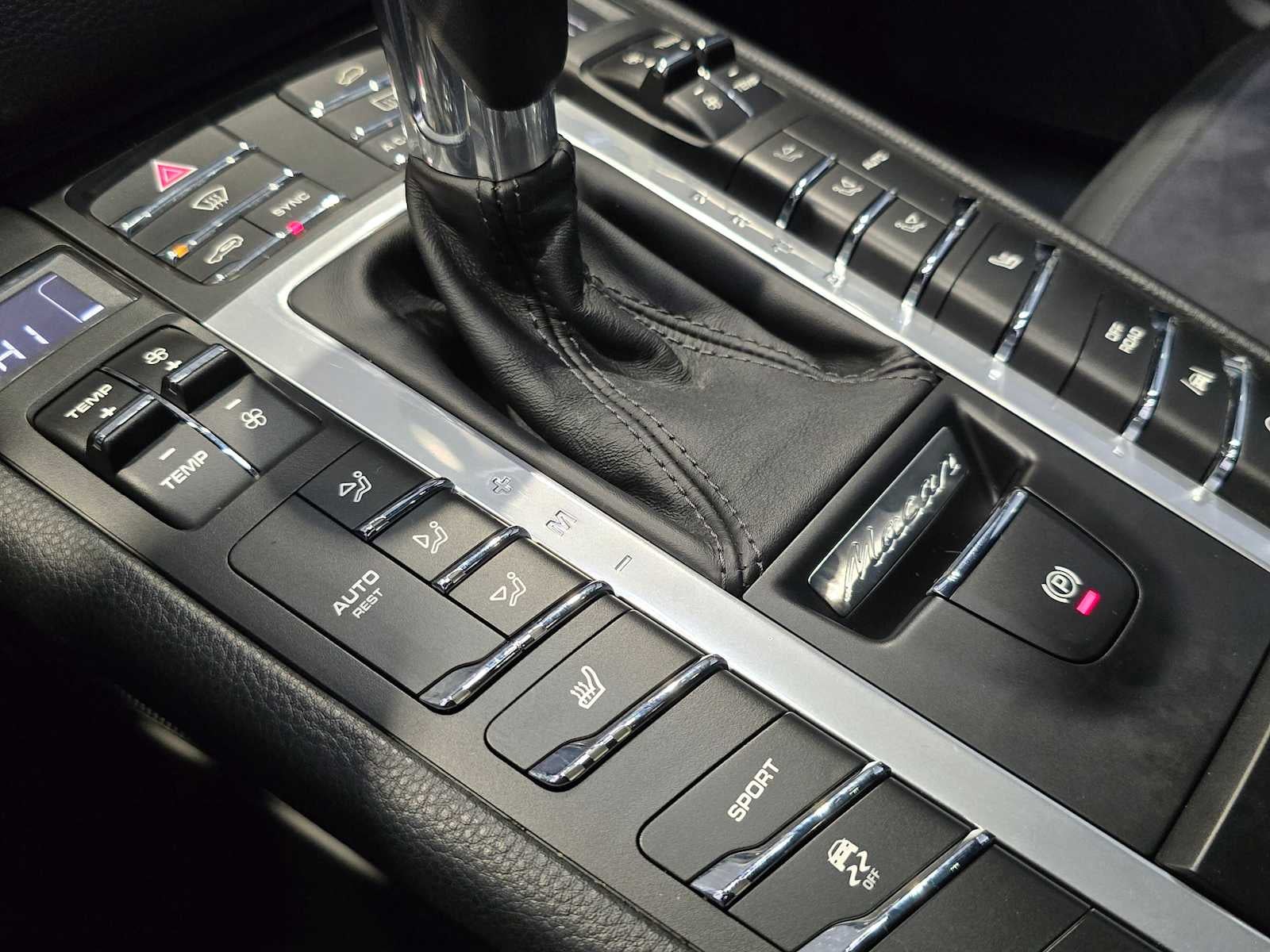 2018 Porsche Macan Base