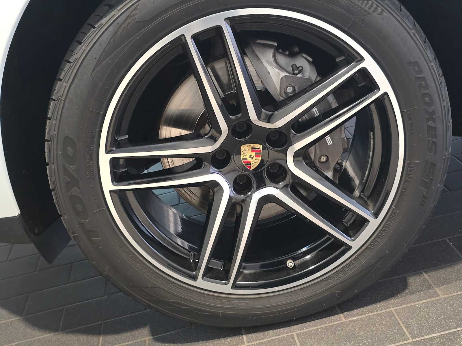 2021 Porsche Macan Base