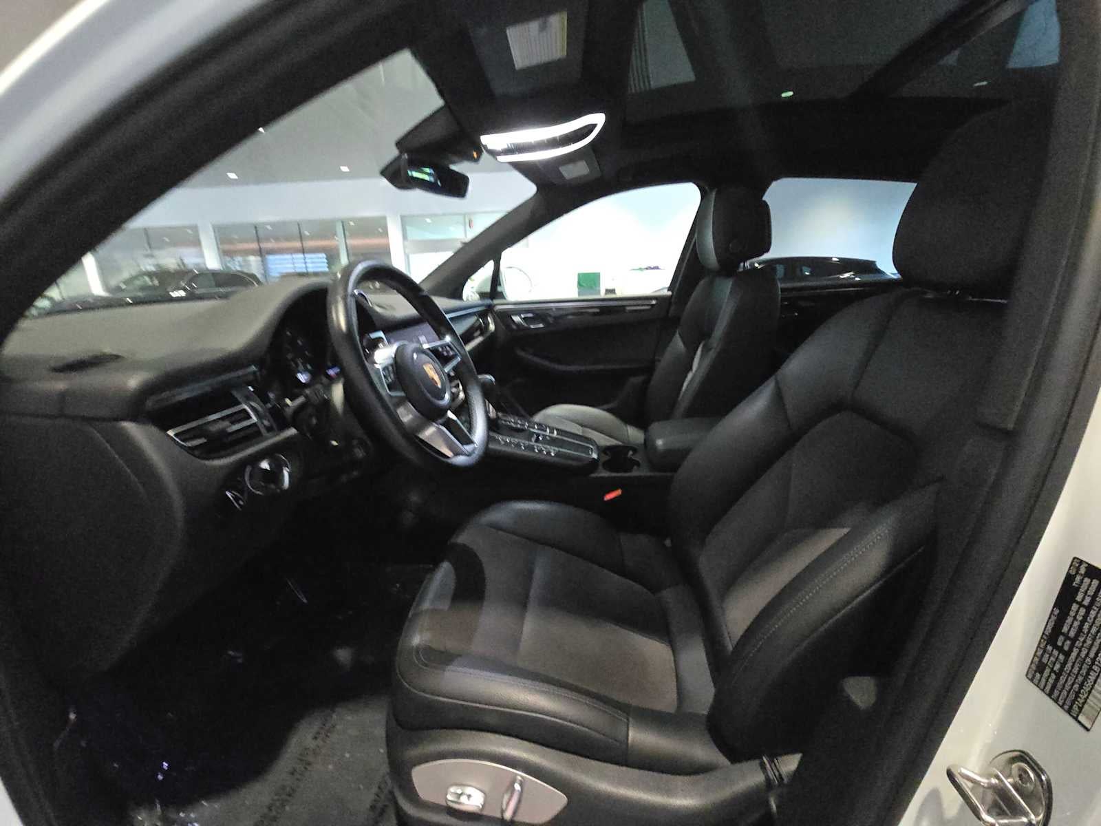 2021 Porsche Macan Base