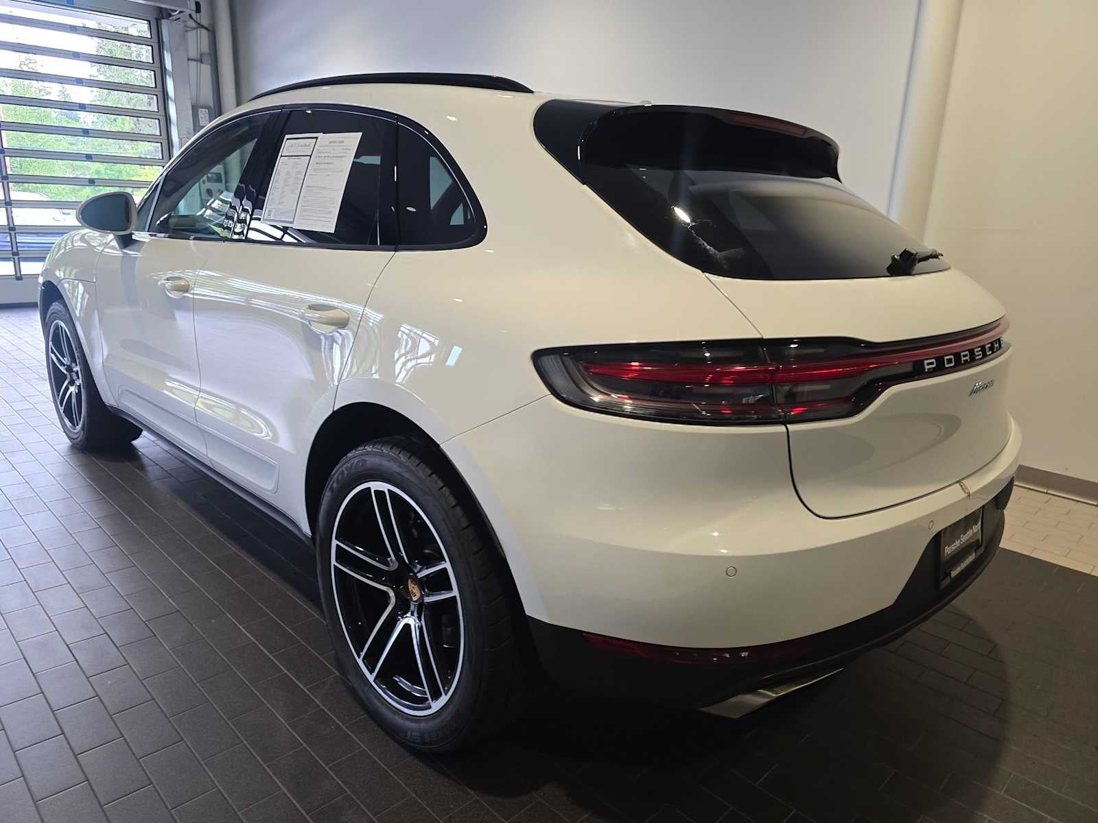 2021 Porsche Macan Base