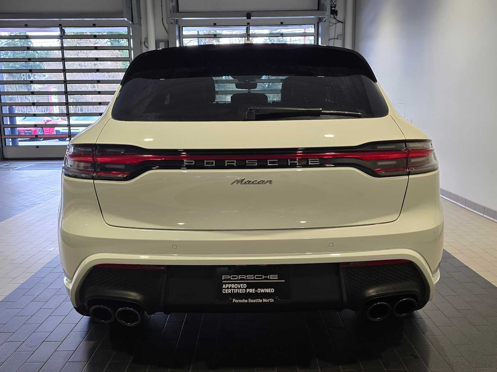 2025 Porsche Macan Base