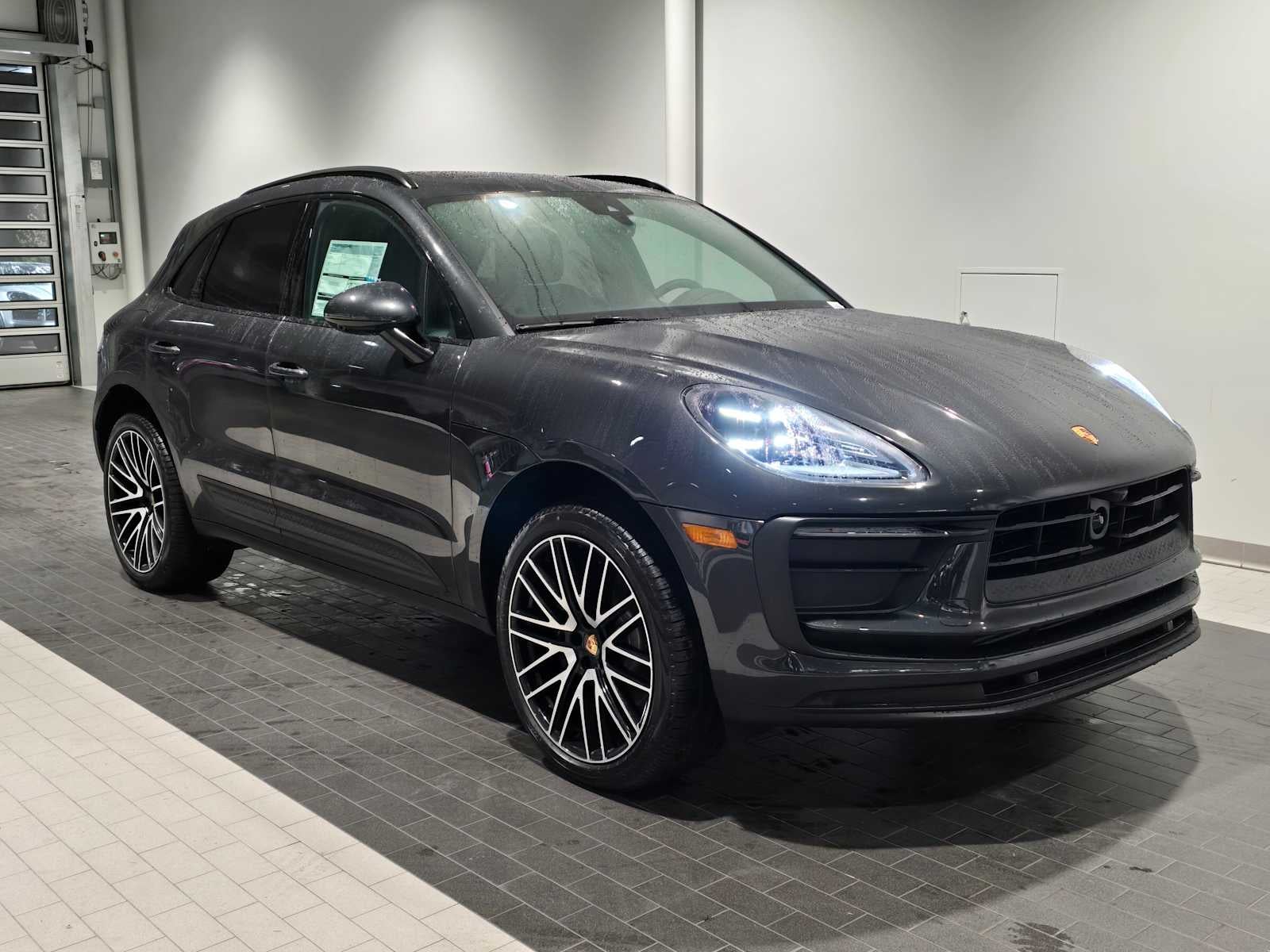 2026 Porsche Macan Base