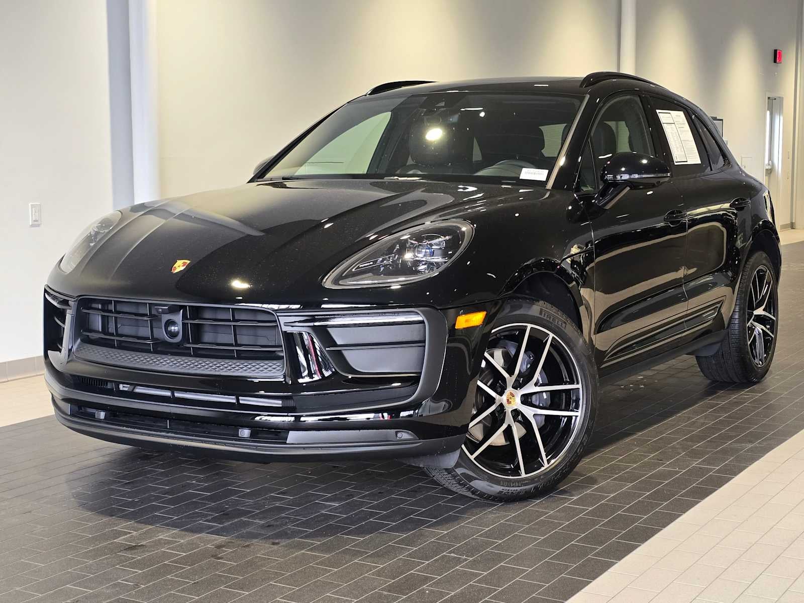 2025 Porsche Macan Base