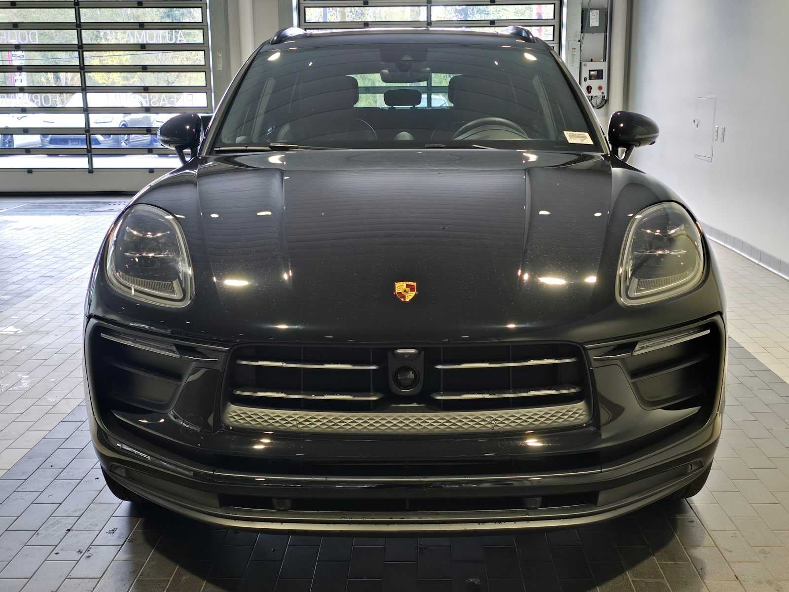 2025 Porsche Macan Base