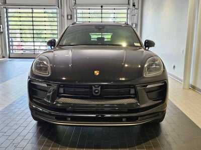 2025 Porsche Macan Base