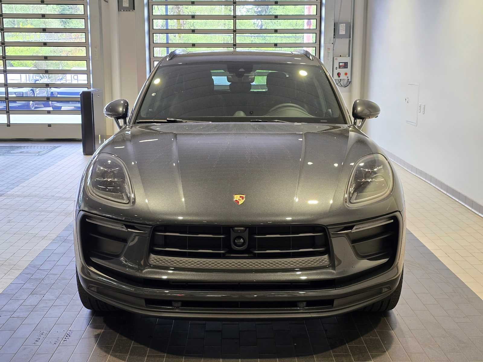 2026 Porsche Macan Base