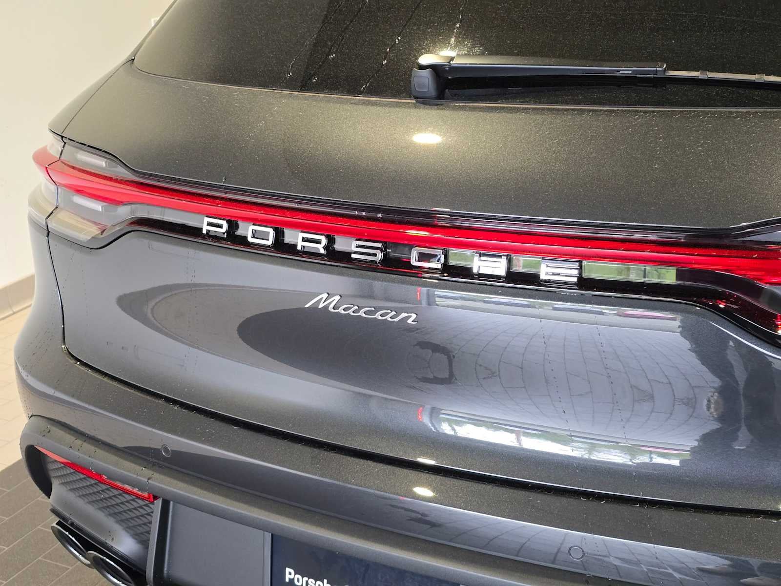 2026 Porsche Macan Base