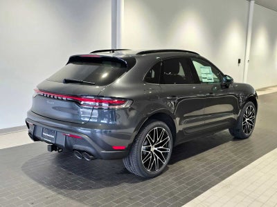 2026 Porsche Macan Base