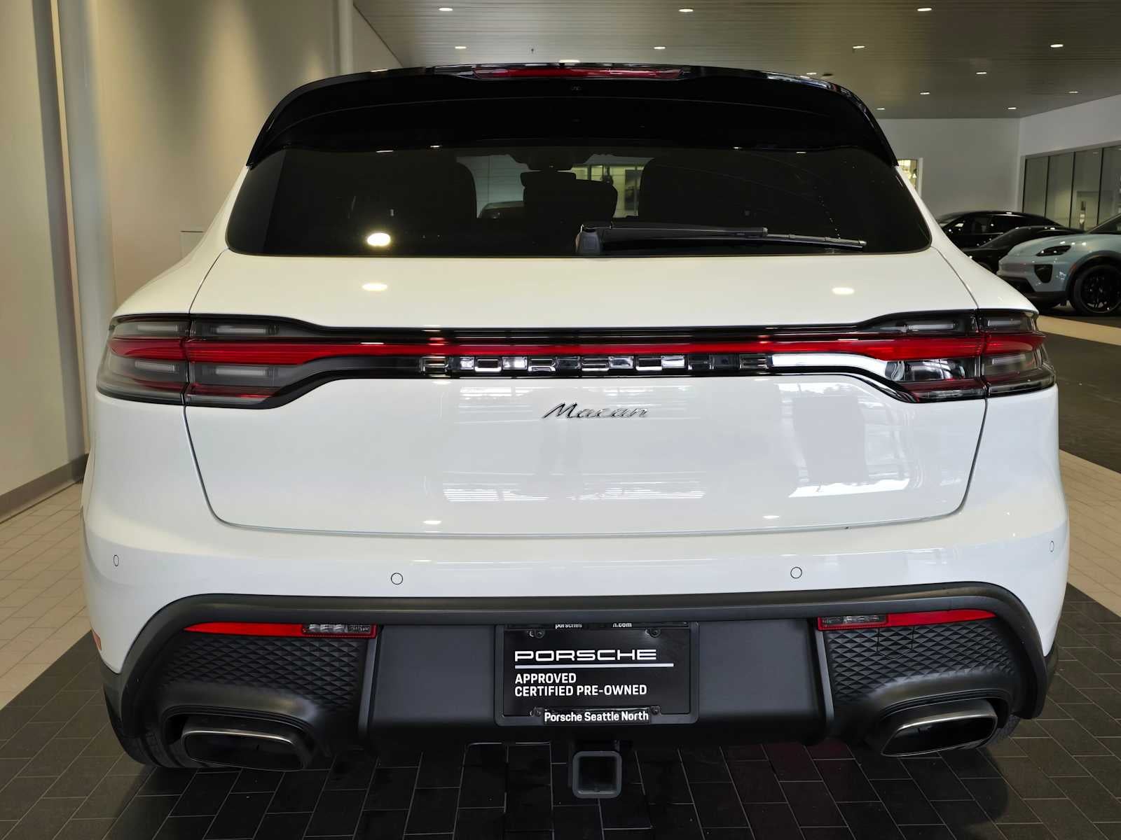 2025 Porsche Macan Base