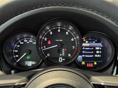 2026 Porsche Macan Base