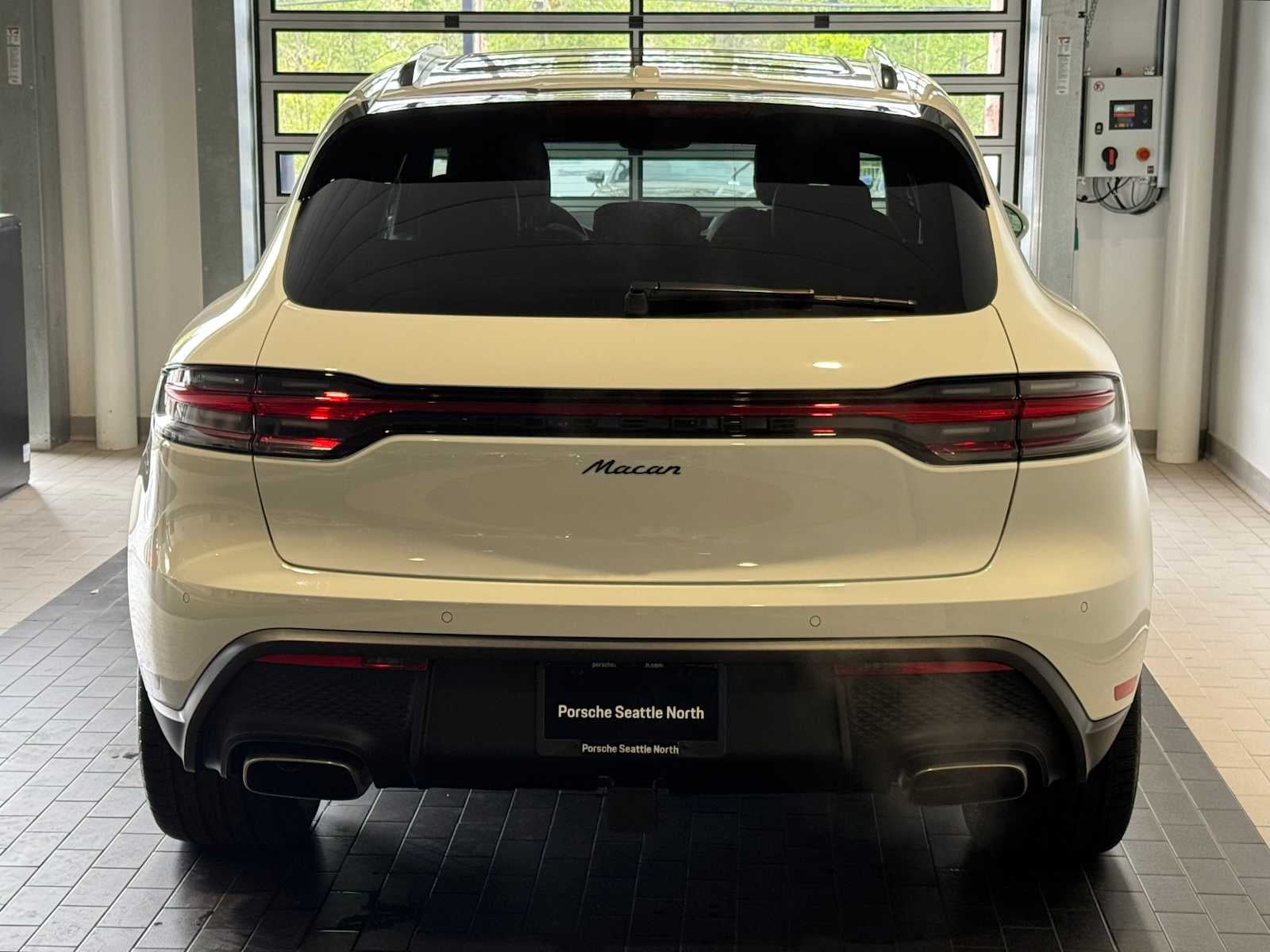 2026 Porsche Macan Base