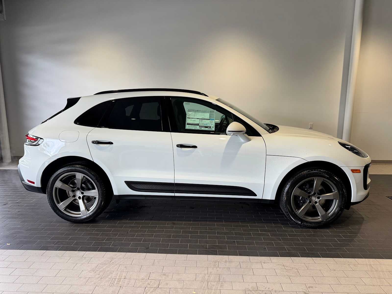 2026 Porsche Macan Base